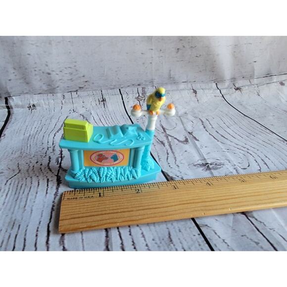 Fisher Price Sweet Streets Dollhouse Pet Shop Counter Parrot Bird Replacement - Picture 6 of 6